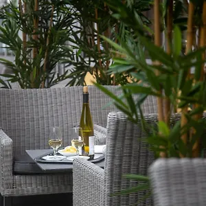 Hotel Paradis, Lourdes